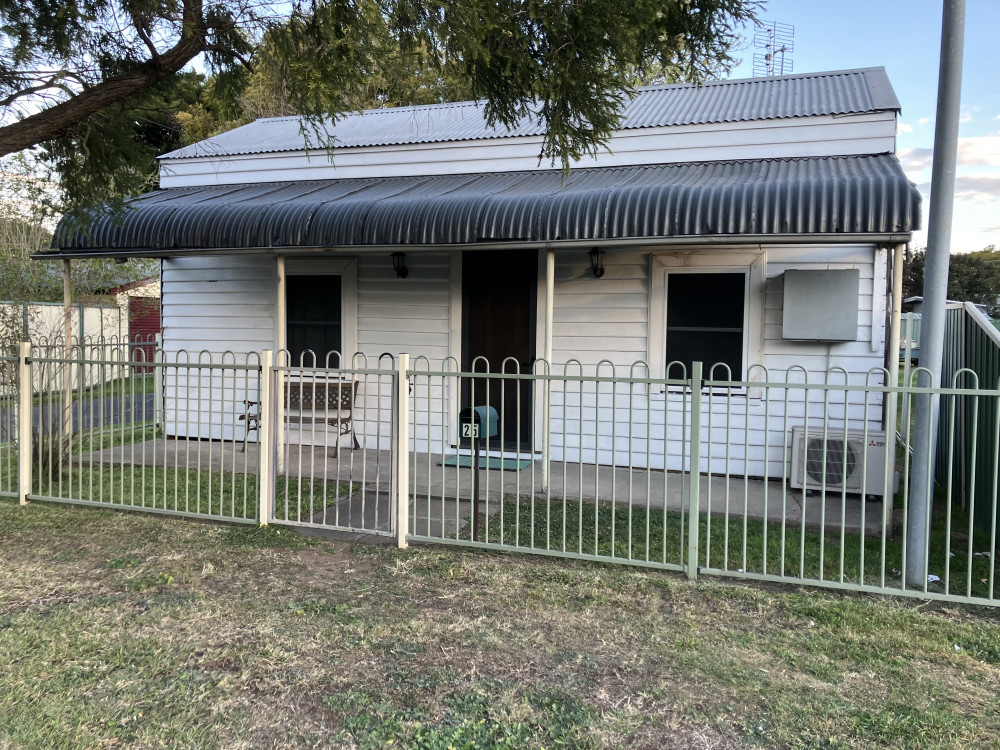 eagle_1697937-SINGLETON-2026-08-25-044110